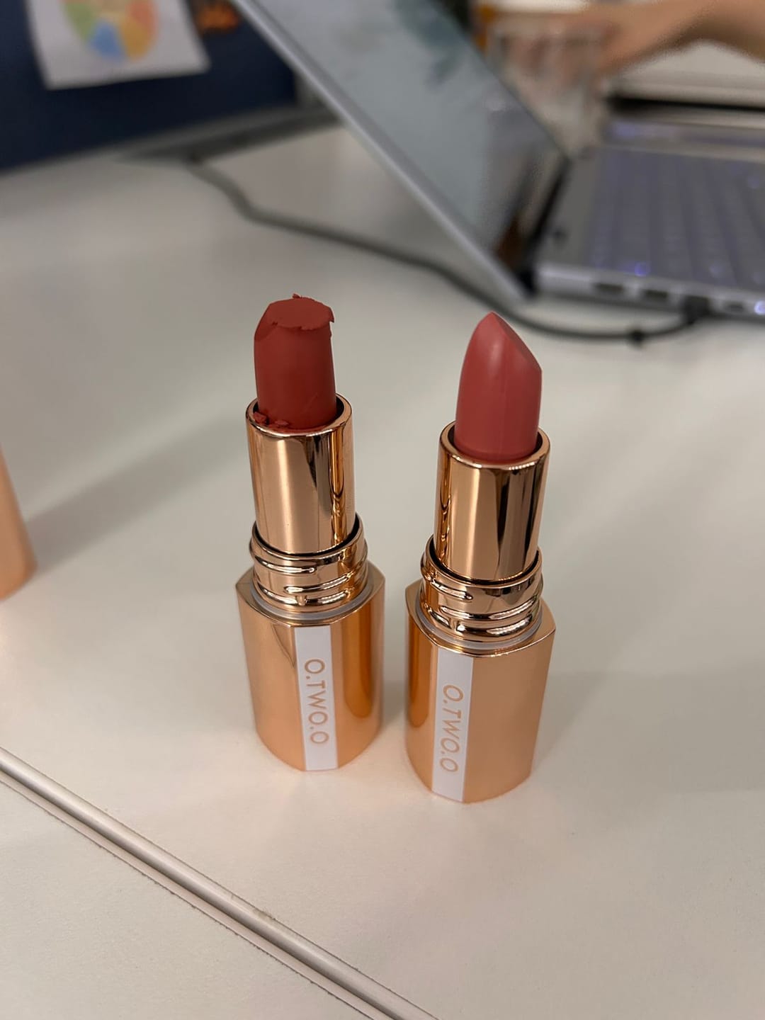 Customer photo review of O.TWO.O MISTY KISS LOCK COLOUR MATTE LIPSTICK