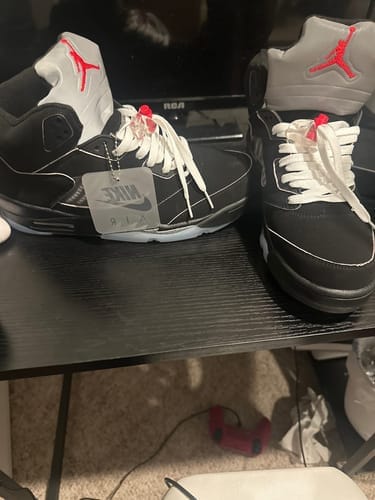 Customer photo review of JORDAN RETRO 5 x BLACK METALLIC