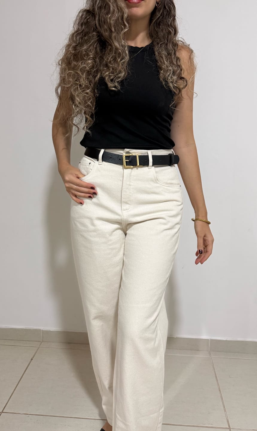 Customer photo review of Calça Jeans Reta Araçá Bege Natural