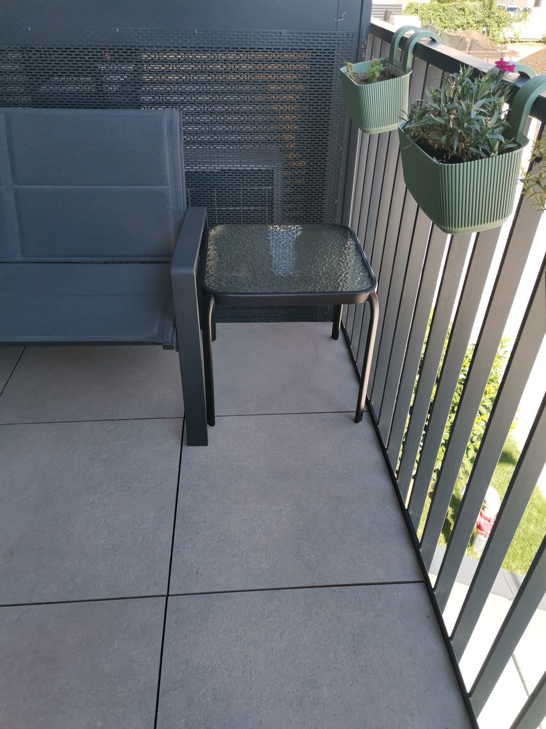 Customer photo review of Masuta gradina RAMOL, negru, sticla securizata/otel, 50x50x46 cm