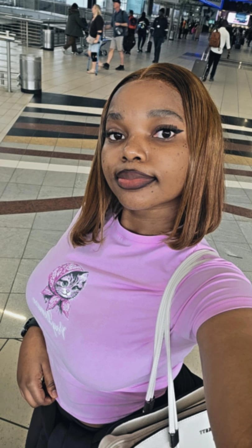 Customer photo review of Double Drawn Light Brown Glueless 5 X 5 Lace Bob Wigs
