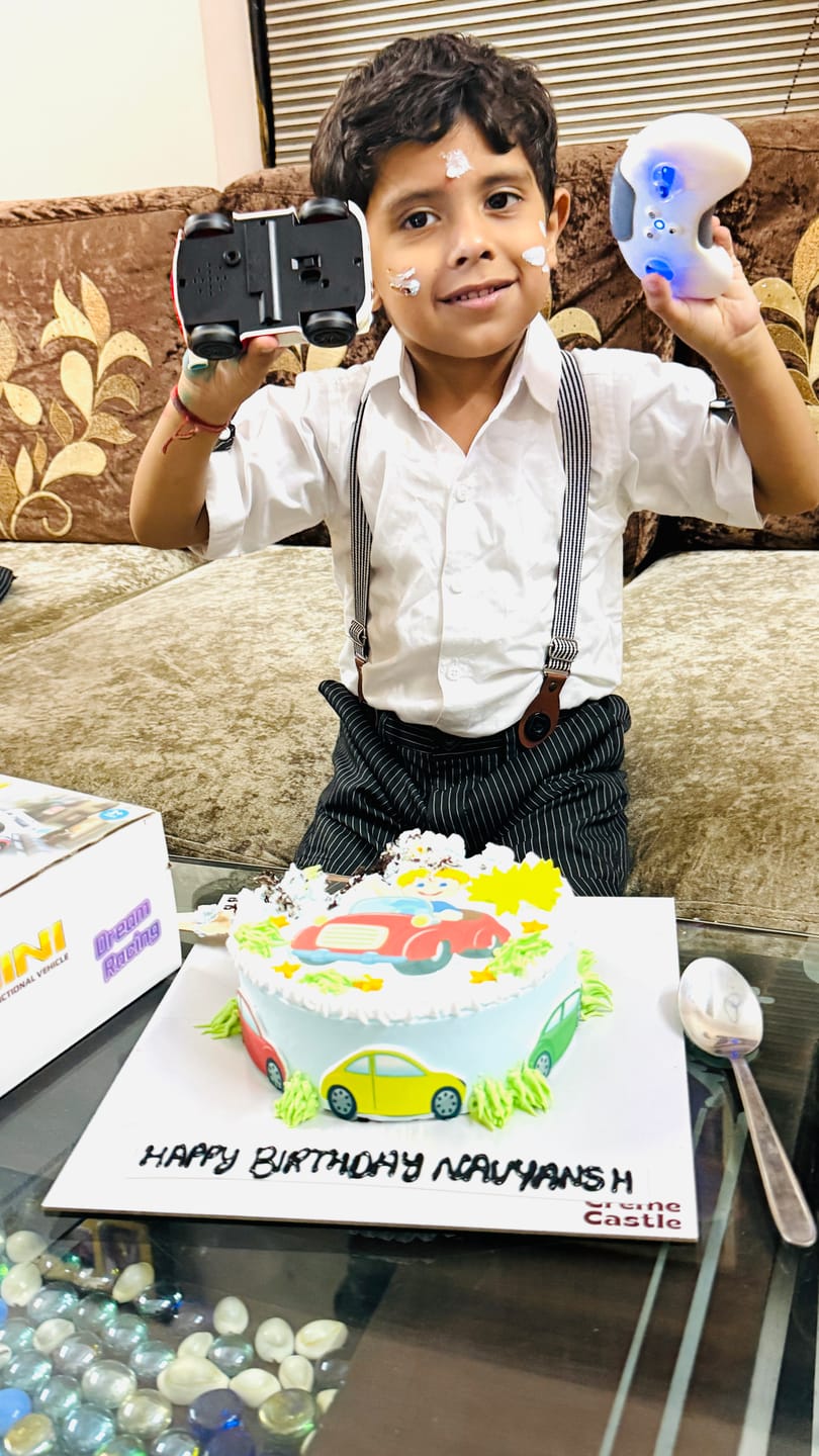 Customer photo review of Cars Theme photo Cake