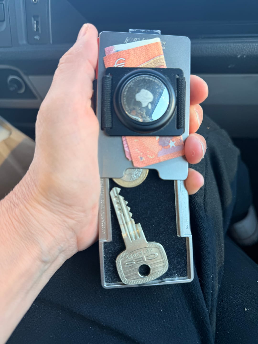 Customer photo review of Silent Velour Inlay for coin compartment