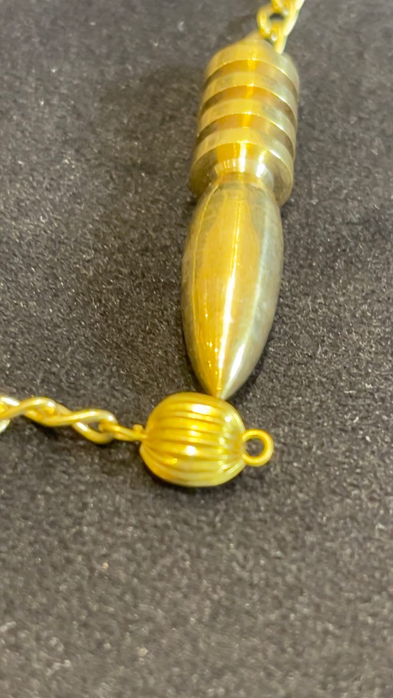 Customer photo review of Brass 4-Plated Dowsing Pendulum – Vastu Remedy for Chakra Healing & Reiki Diagnosis | Ideal for Energy Detection & Spiritual Work | 25 cm Long