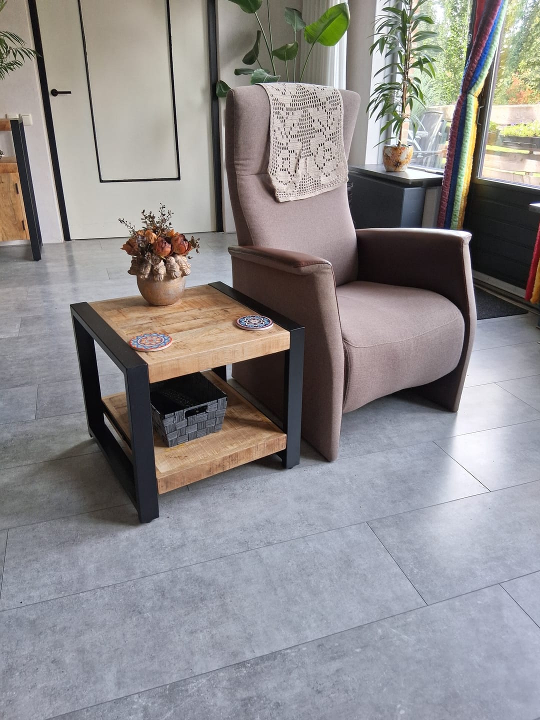 Customer photo review of Bijzettafel Mangohout | 50 cm x 50 cm x 45 cm