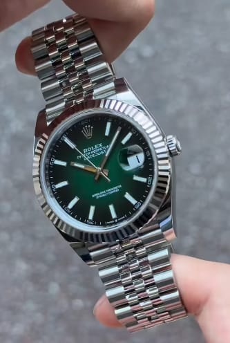Customer photo review of Rolex Datejust Oystersteel Jubilee Bracelet Green Ombre Dial
