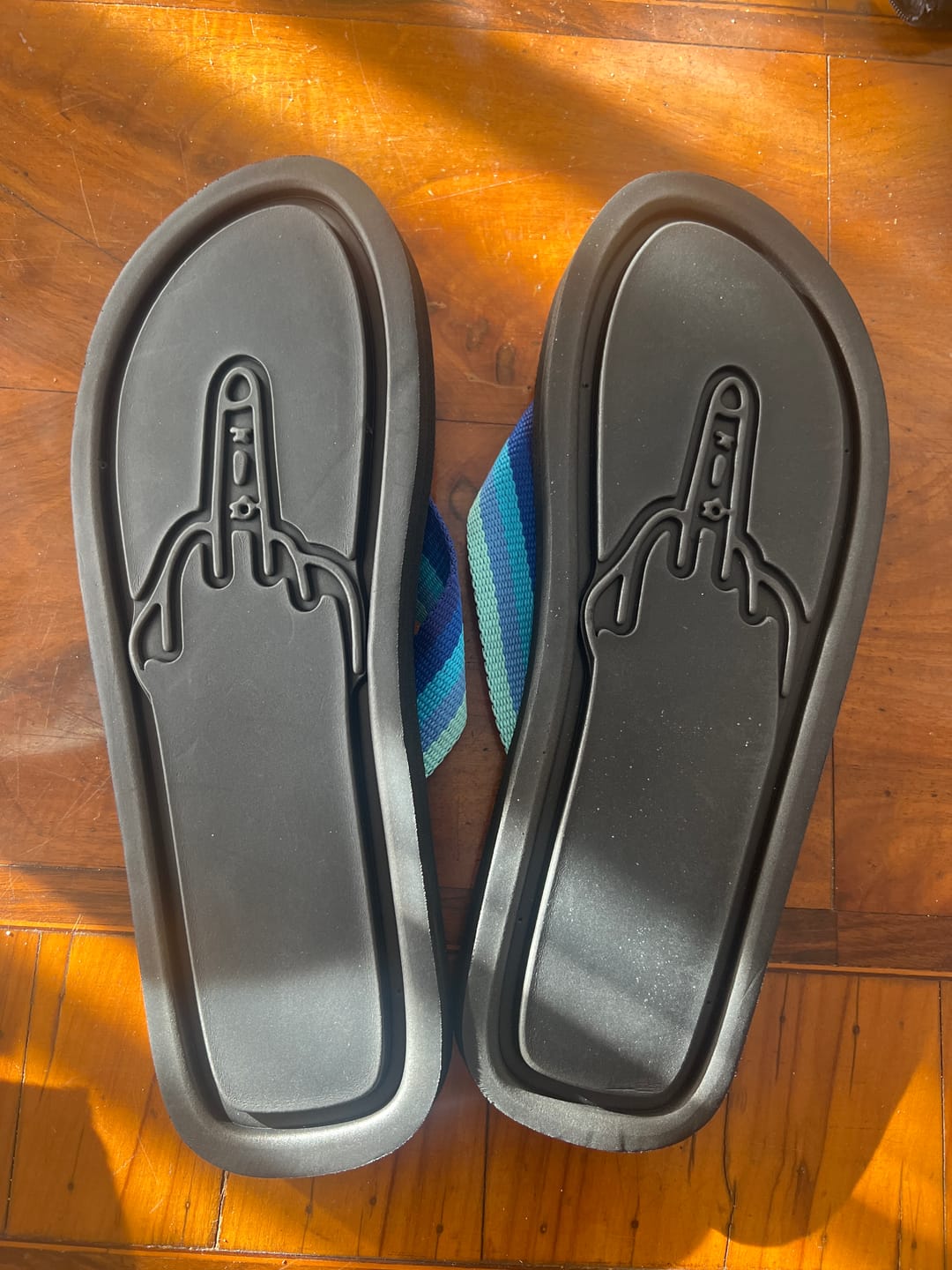 Customer photo review of Hidden Print Beach Flops