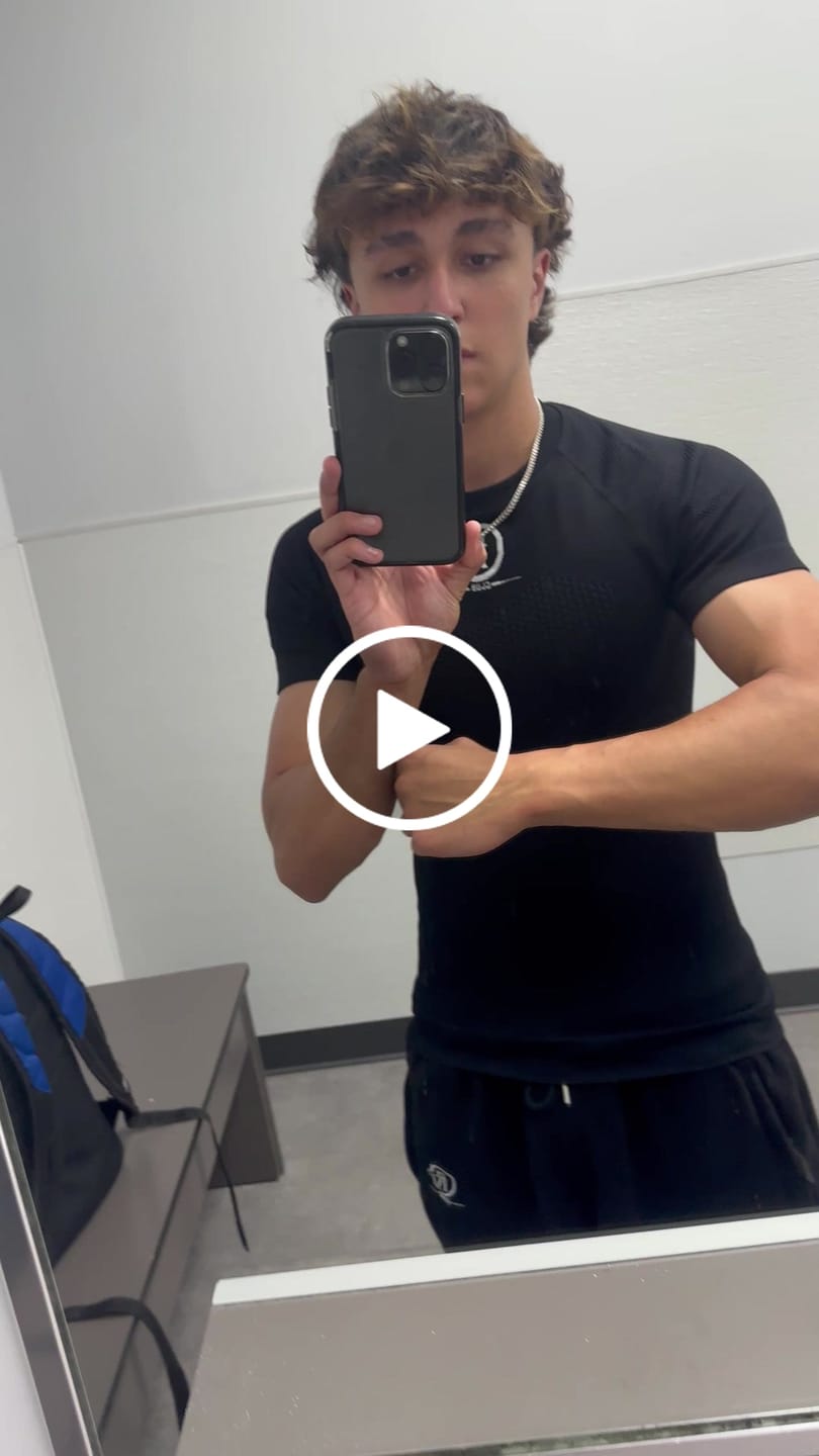 Customer video review of COMPRESSION T-SHIRT