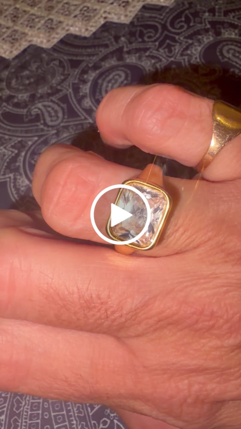 Customer video review of Anello "Tra le tue mani"