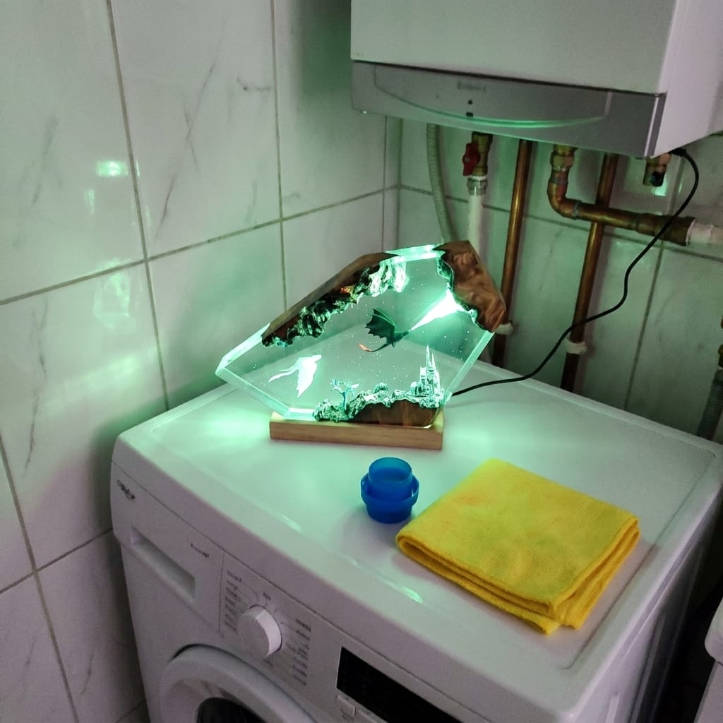 Customer photo review of Dragon Glow - El Yapımı LED Reçine Gece Lambası