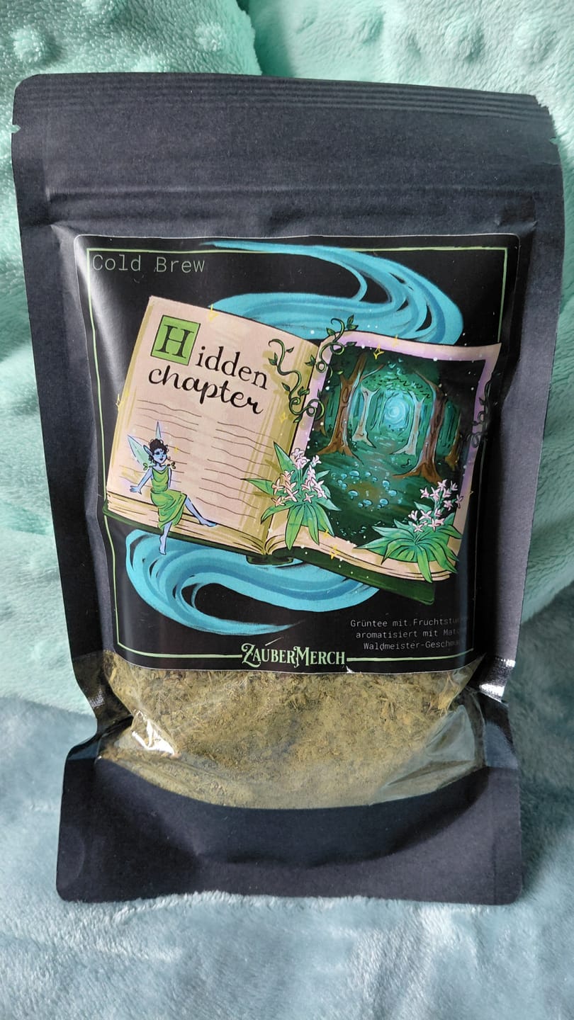 Customer photo review of Hidden Chapter Cold Brew Tee – Matcha Waldmeister Eistee