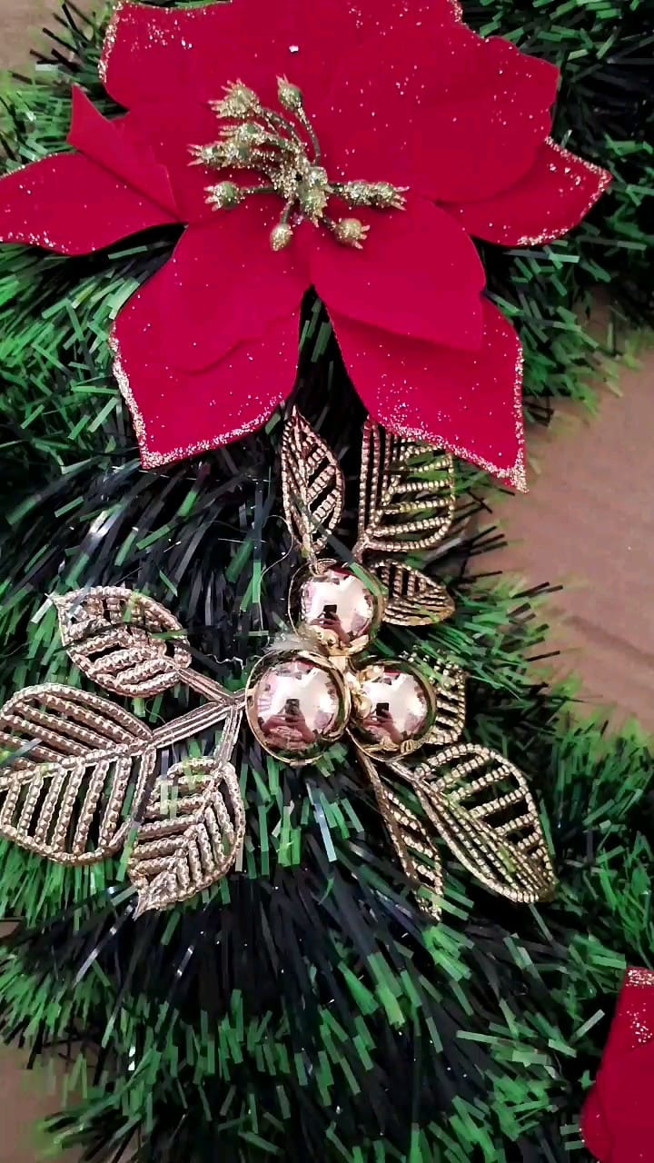 Customer photo review of Guirlanda de Natal Estruturada Decorativa 25cm e 40cm