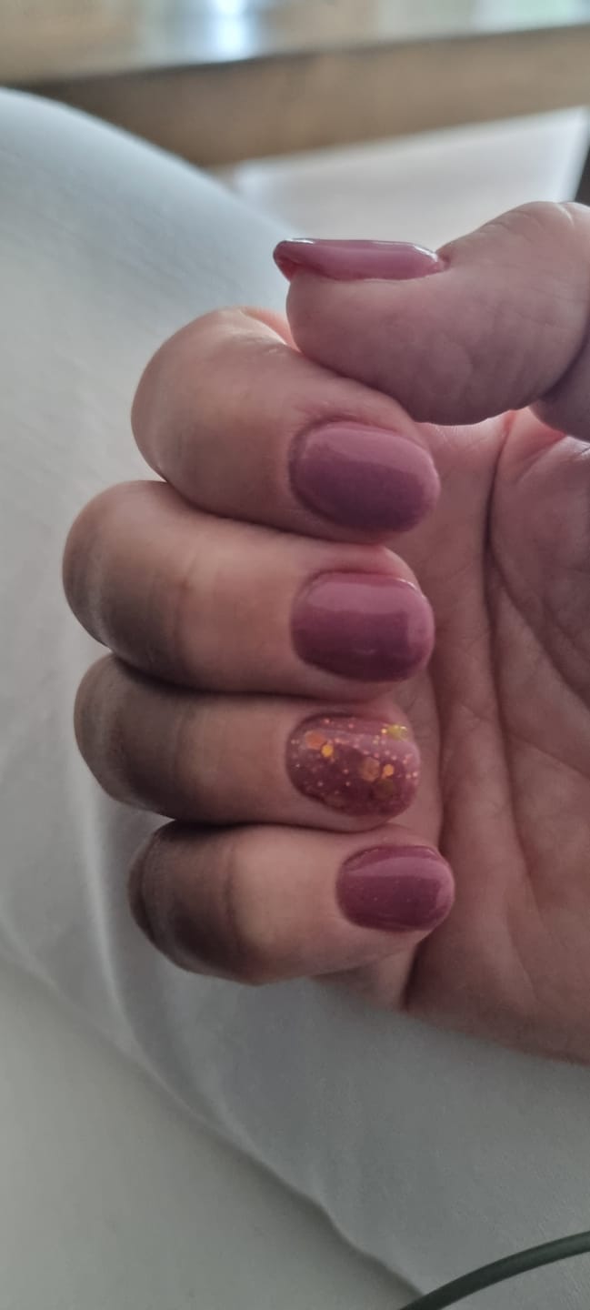 Customer photo review of Mauve Whisper Dipping Powder
