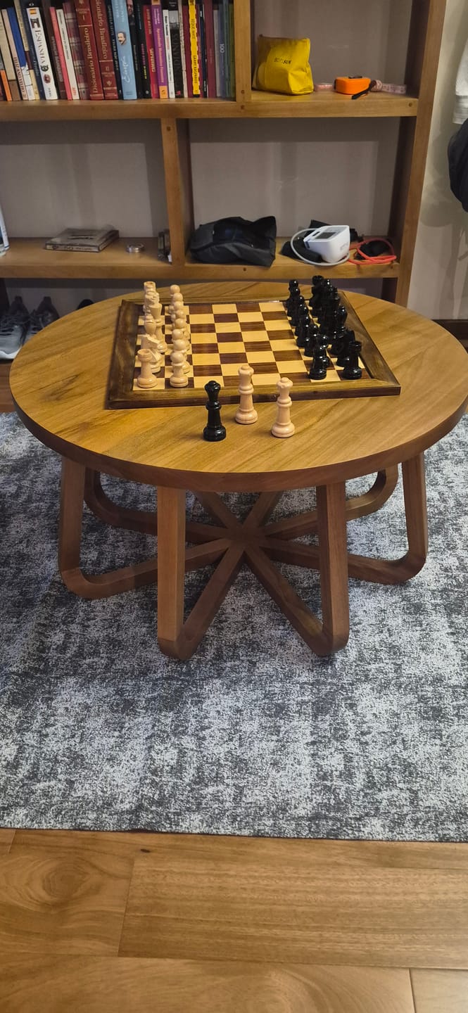 Customer photo review of Mesa de Centro em madeira maciça Lótus