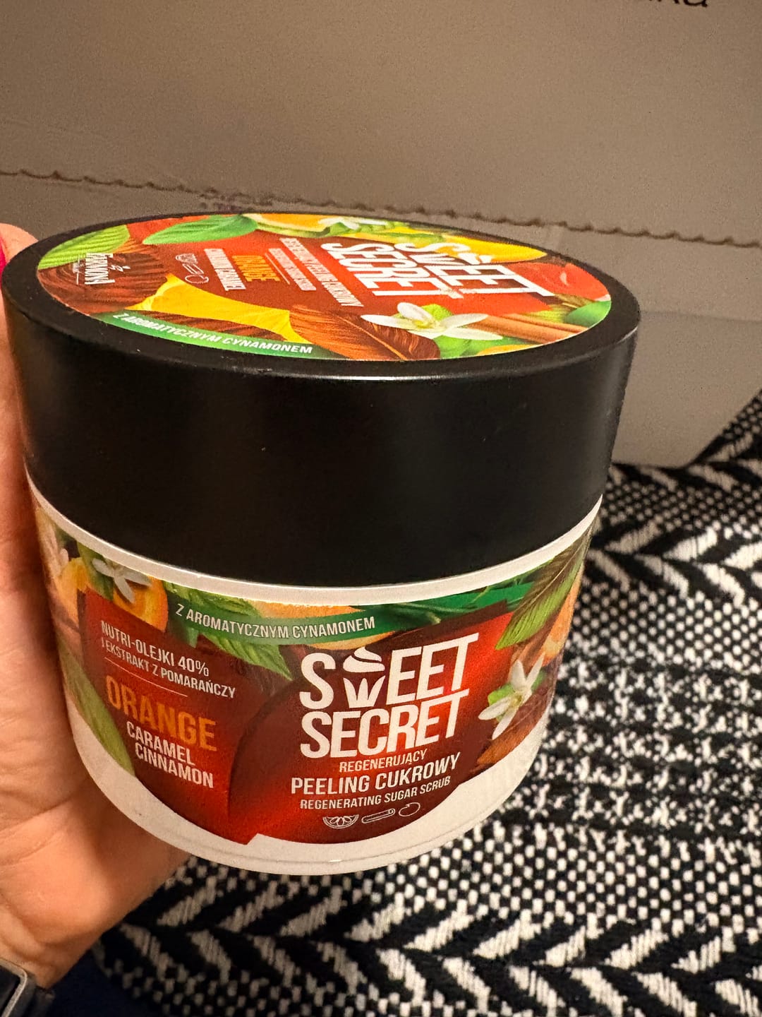 Customer photo review of Маслено - захарен пилинг за тяло портокал Farmona Sweet Secret