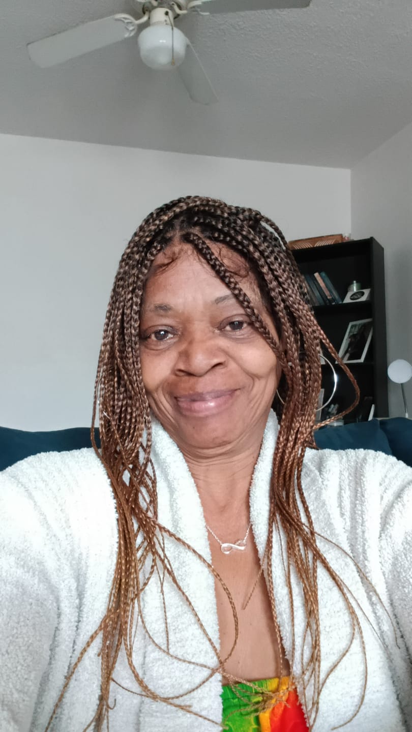 Customer photo review of Kora - Pre Bleached Human Hair Lace Lightweight Knotless Swiss HD Lace Box Braided Wig 100 Strands