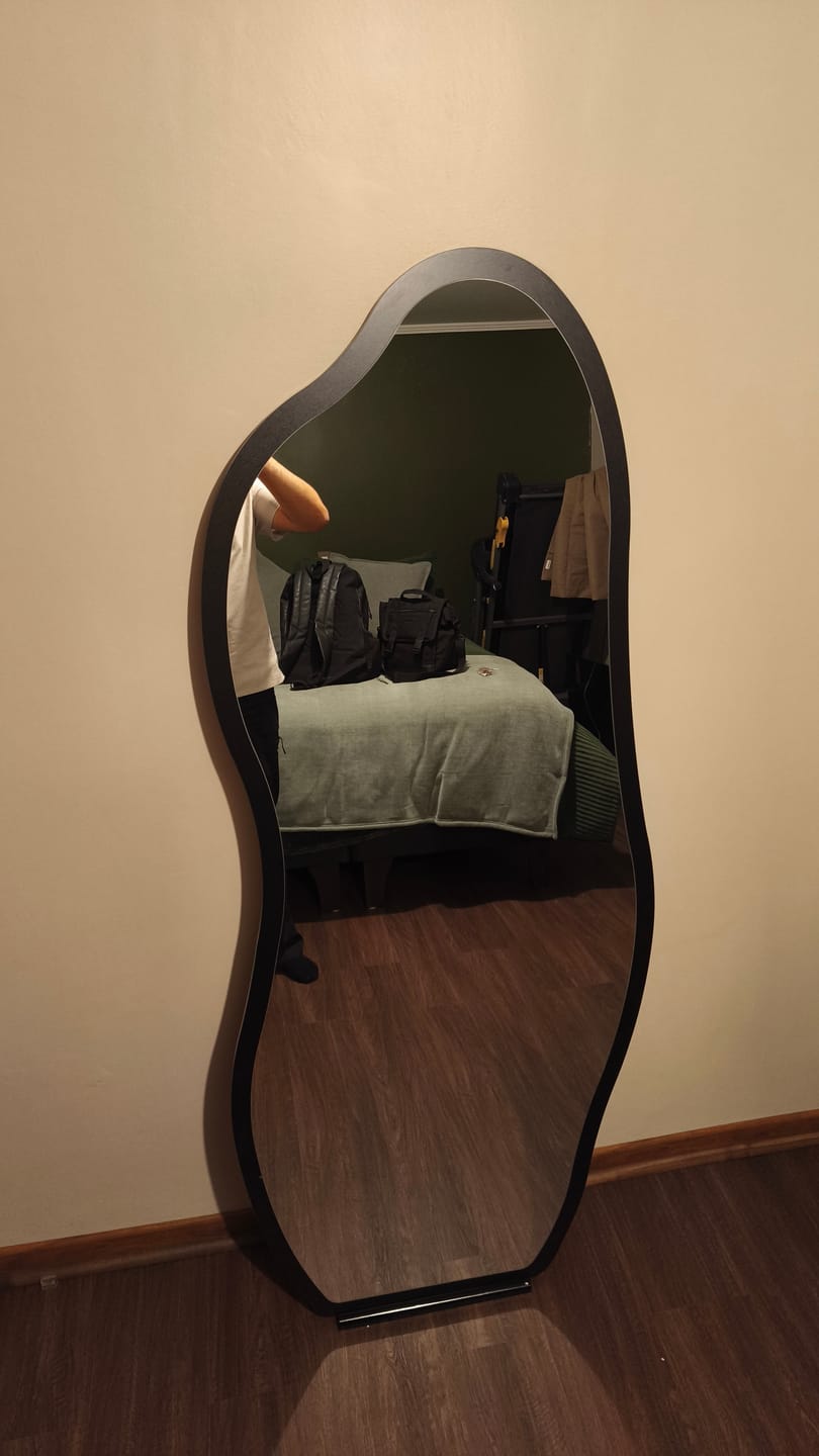 Customer photo review of Espejo Irregular Cuerpo Entero  Ébano Negro 170x70cm Madera