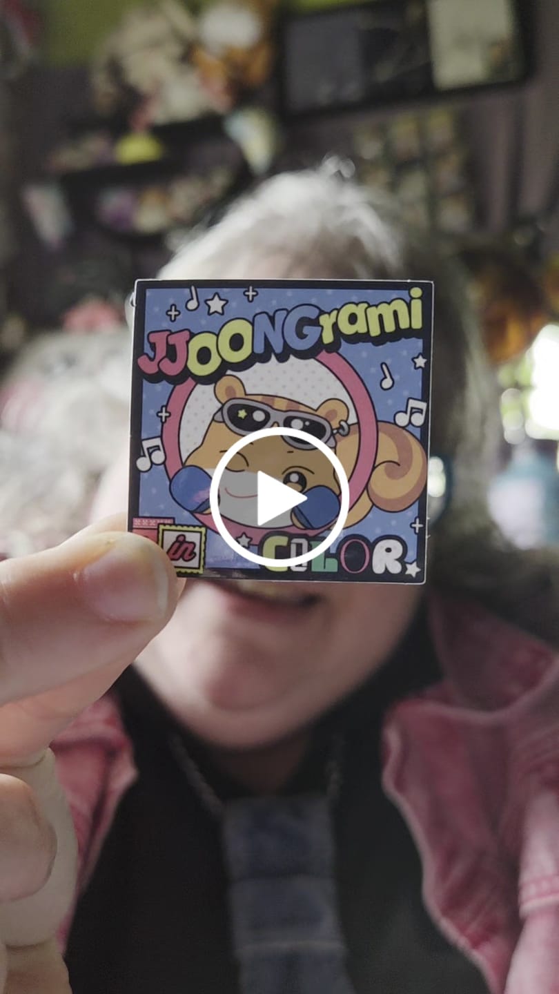 Customer video review of ATEEZ - ANITEEZ IN COLOR POP UP OFFICIAL MD SPEECH BUBBLE STAMP