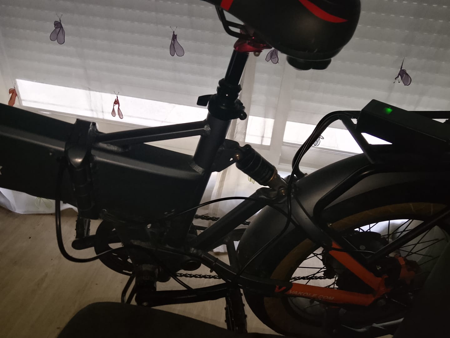 Customer photo review of Battery Charger For CMACEWHEEL VAKOLE  V20/V26/Q20MAX/CO20MAX