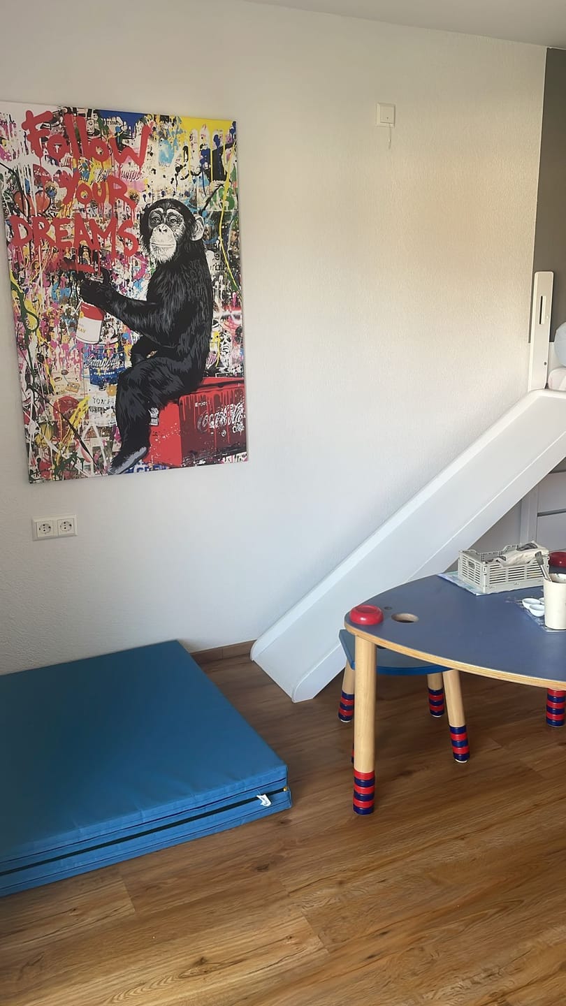 Customer photo review of Leinwandbild Banksy Follow your Dreams Hochformat