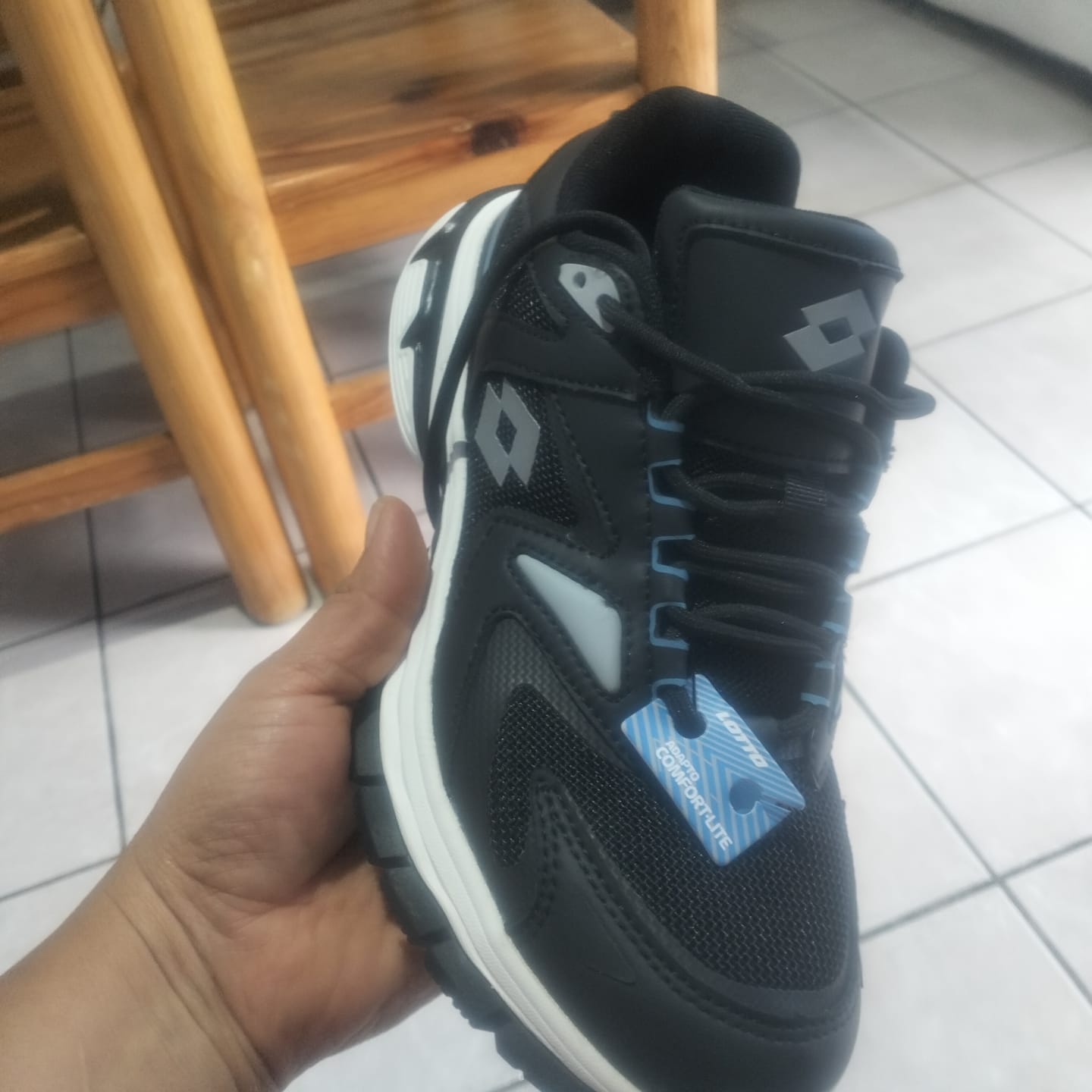Customer photo review of Tenis Coop Men