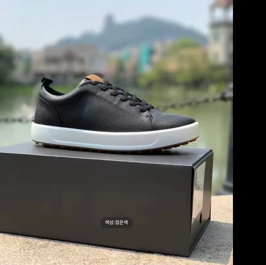 Customer photo review of Men's Leather Golf Shoes | Spikeless, Breathable & Comfortable – Footmaxldn