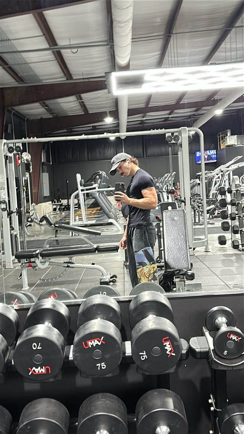 Customer photo review of 2128 - AOT©  x YLA Baggy Joggers