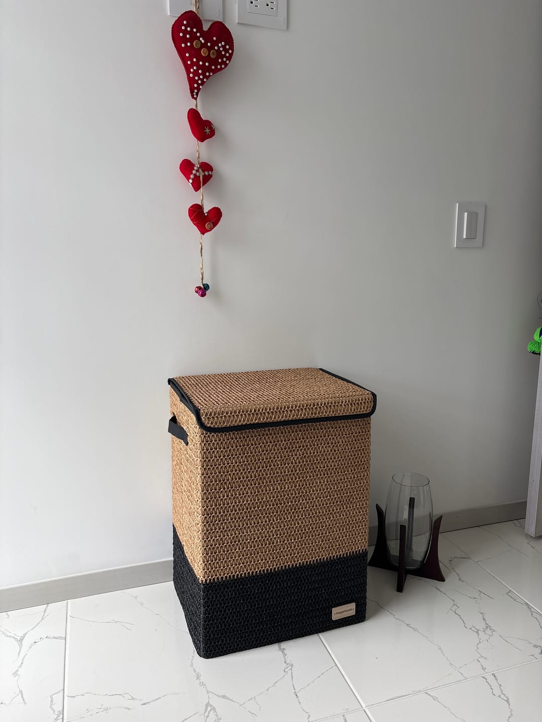 Customer photo review of Cesta de Lavandería Tejida Minimalista con Tapa