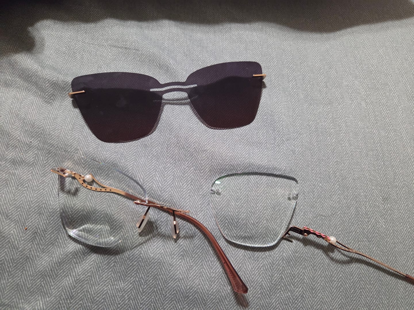 Customer photo review of Noeva Sunglasses