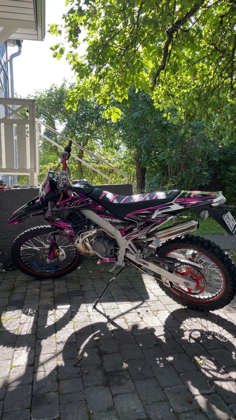 Customer photo review of Feather Blade Graphics