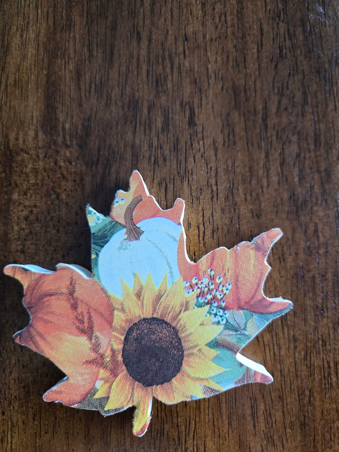 Customer photo review of Unfinished Wood Maple Leaf Shape - Craft - up to 46" DIY