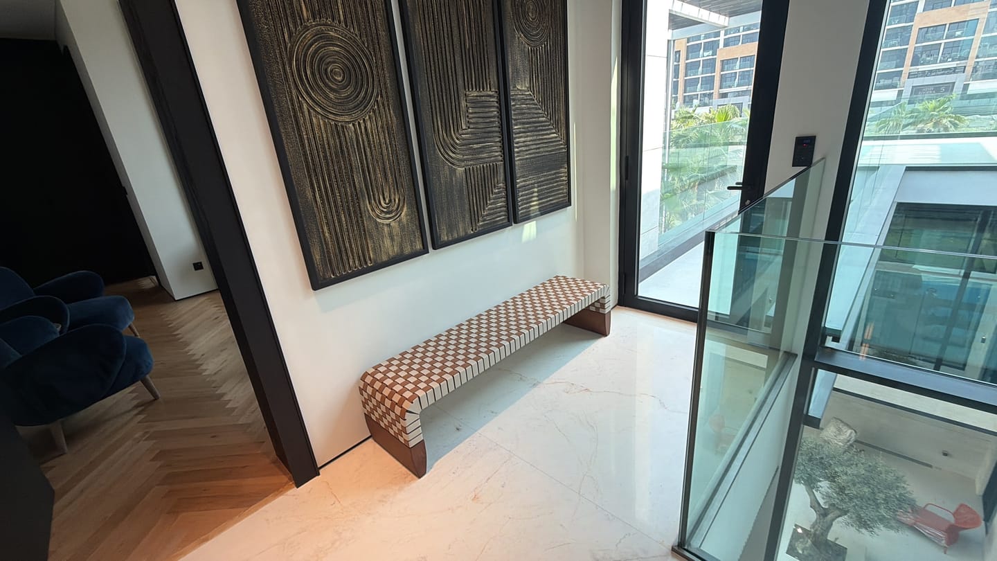 Customer photo review of Hanzo Solid Wood & Saddle Leather Bench - JK-A176