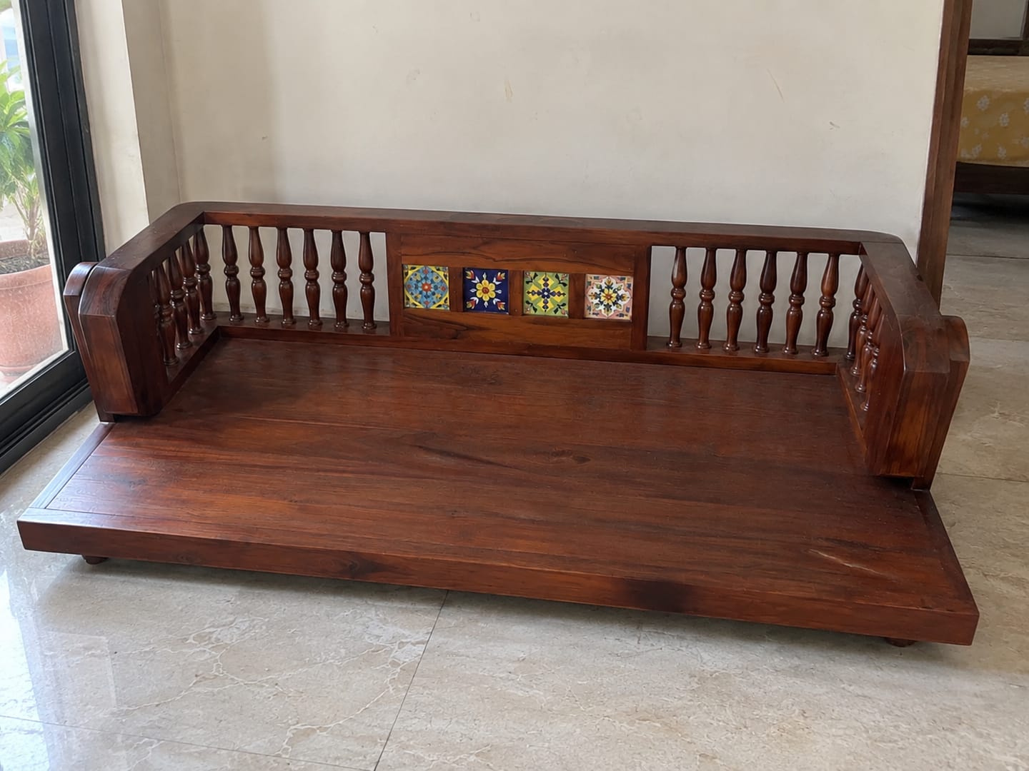 Customer photo review of Navya Traditional Wooden Jhula Swing with Handcrafted Tile Inlay