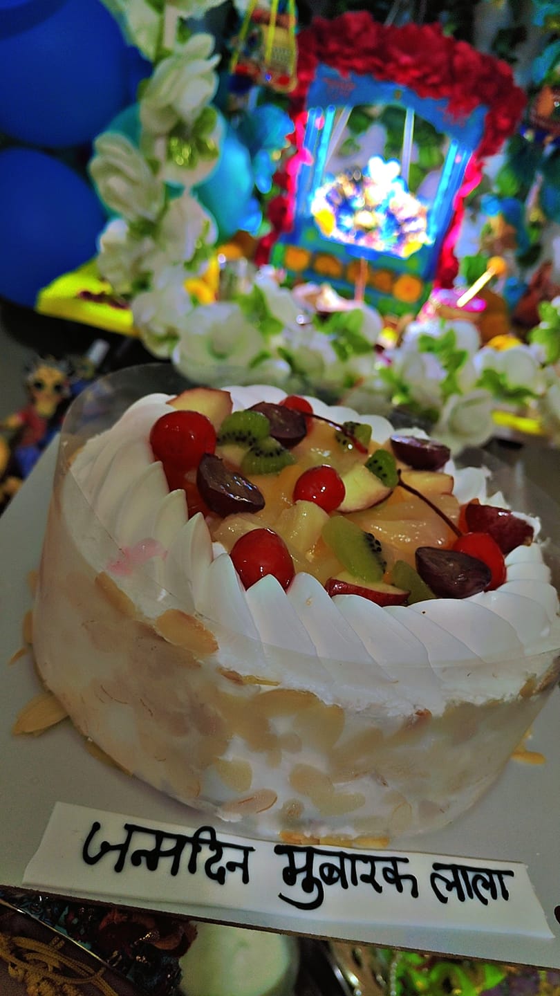 Customer photo review of Fresh Fruit Cake