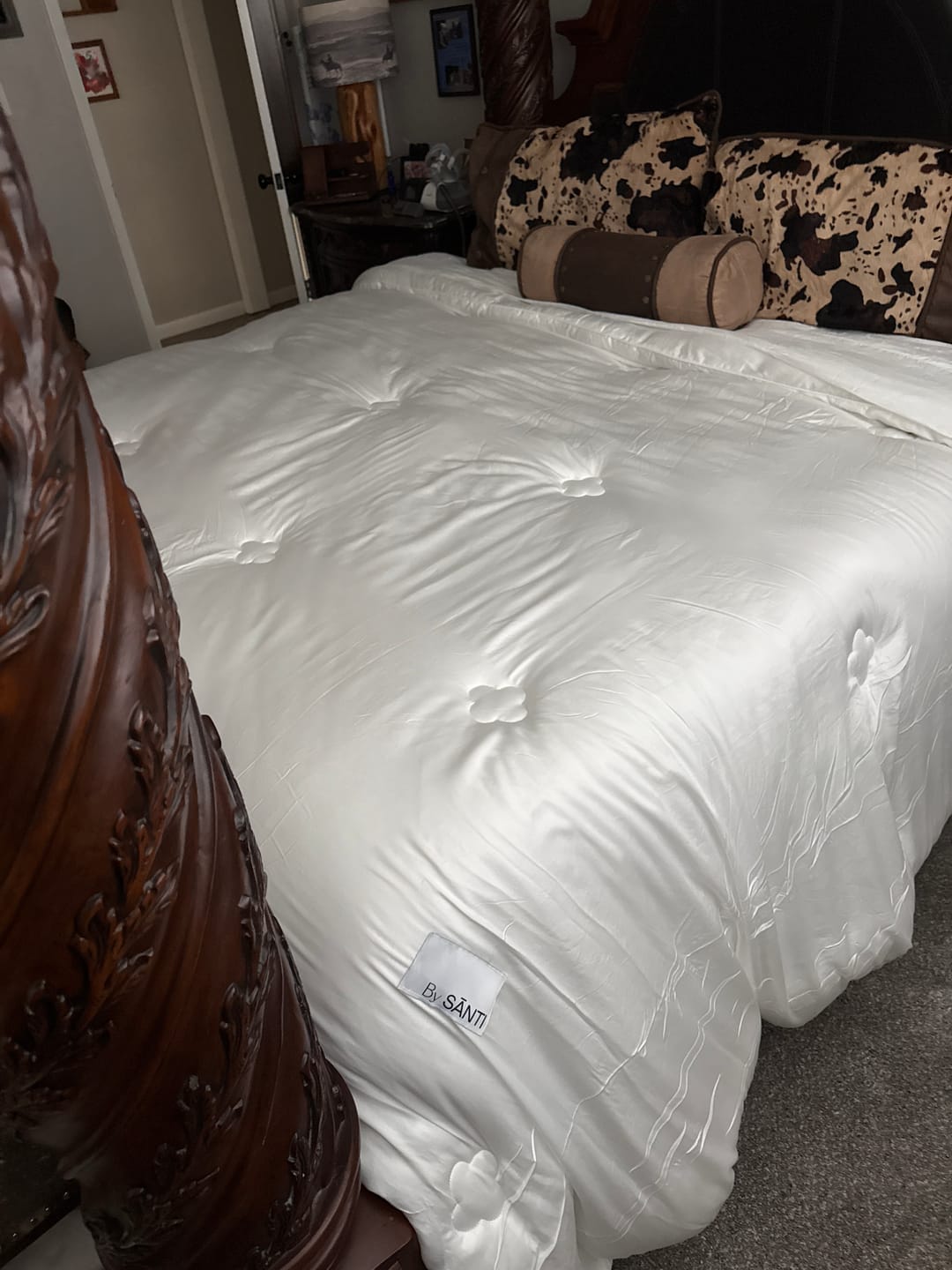 Customer photo review of FLORÉ Summer Oversized Cooling Comforter Set