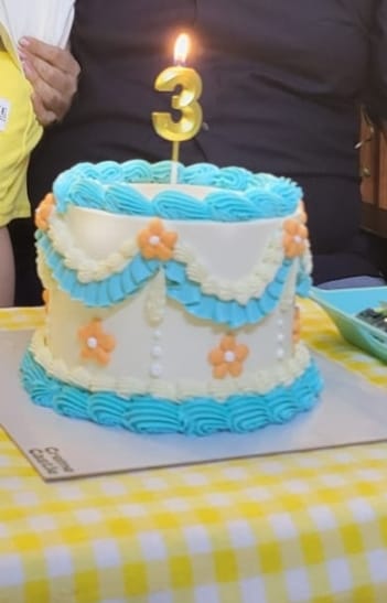 Customer photo review of Floral Vintage Theme Cake