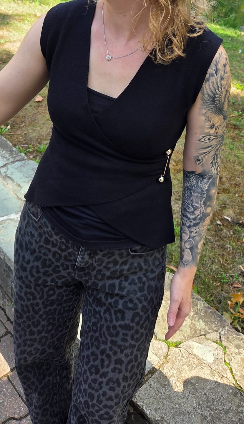 Customer photo review of Mom Jeans Leo Grau Schwarz
