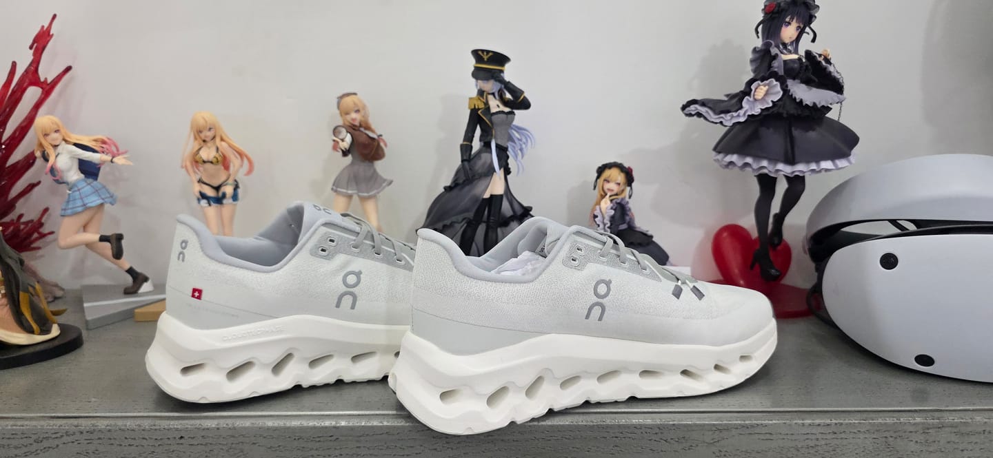 Customer photo review of Tenis On Cloud Tilt Glacier Ice Importado