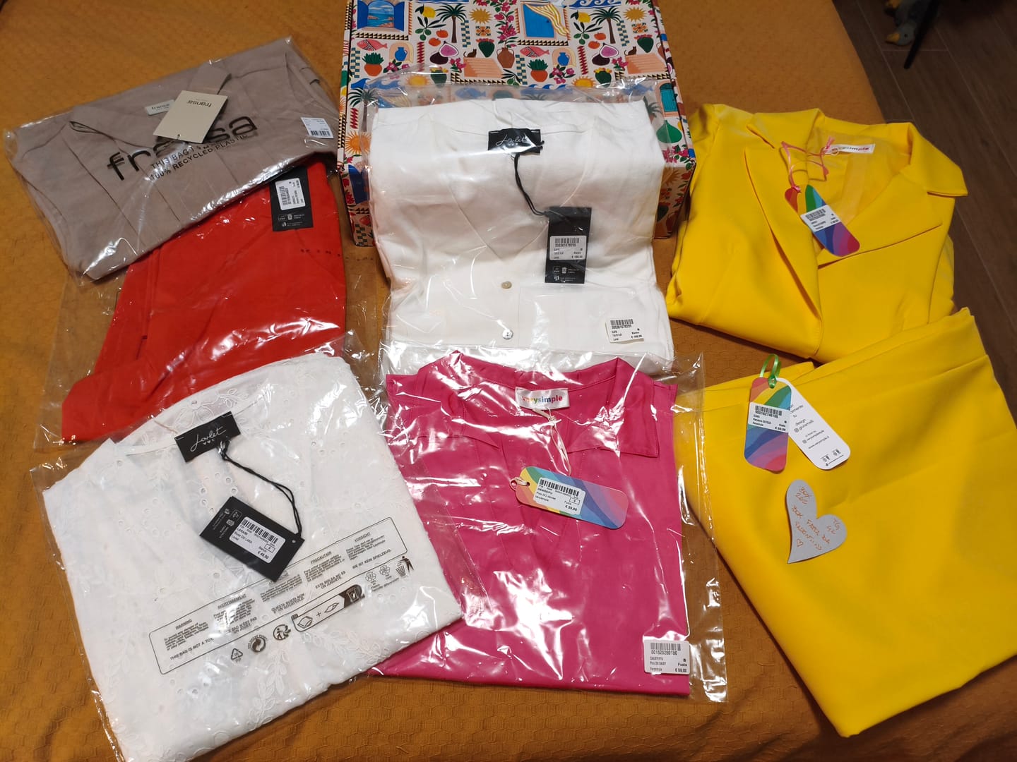 Customer photo review of MYSTERY 📦 BOX ABBIGLIAMENTO E ACCESSORI DONNA [€79]