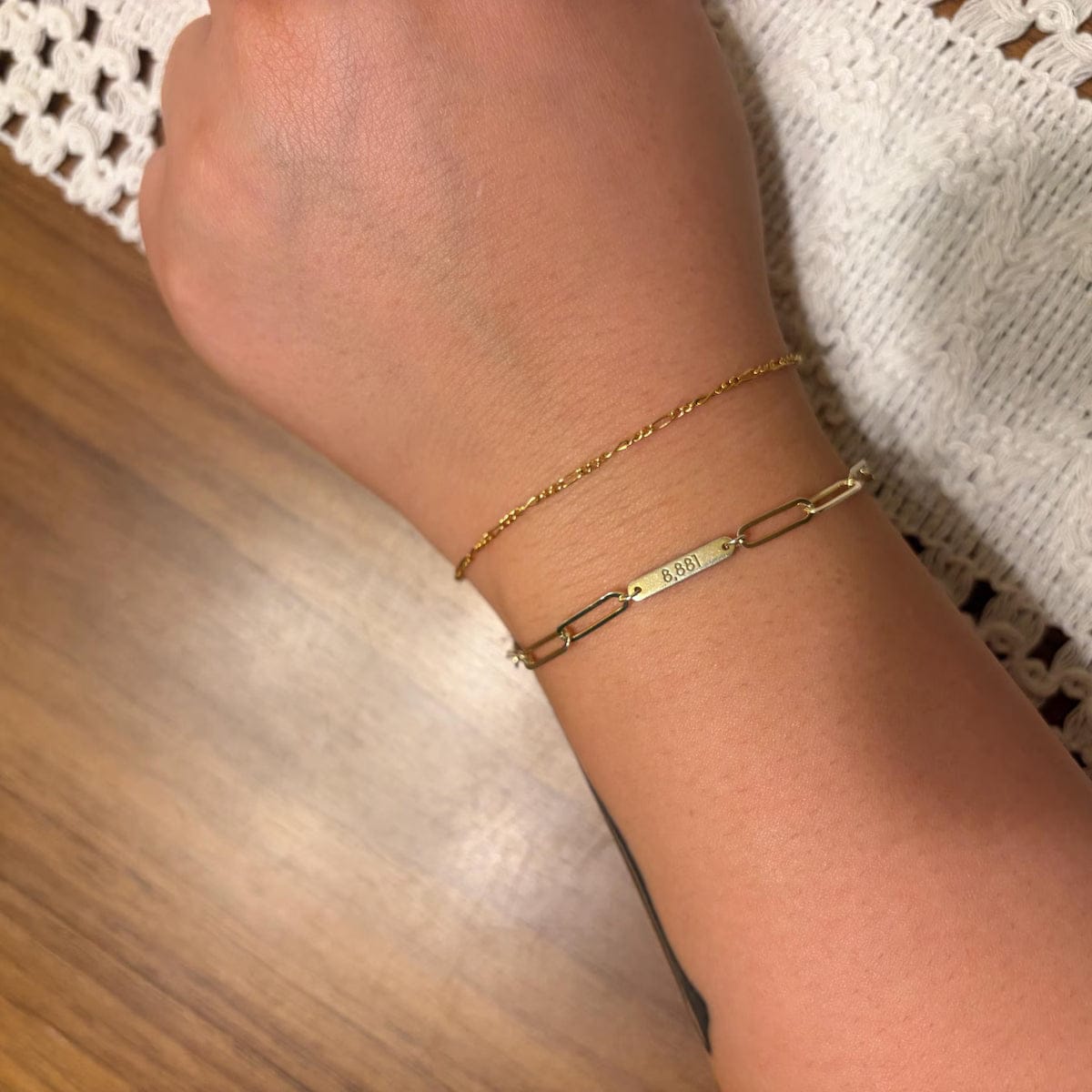 Customer photo review of Braccialetto personalizzato con incisioni