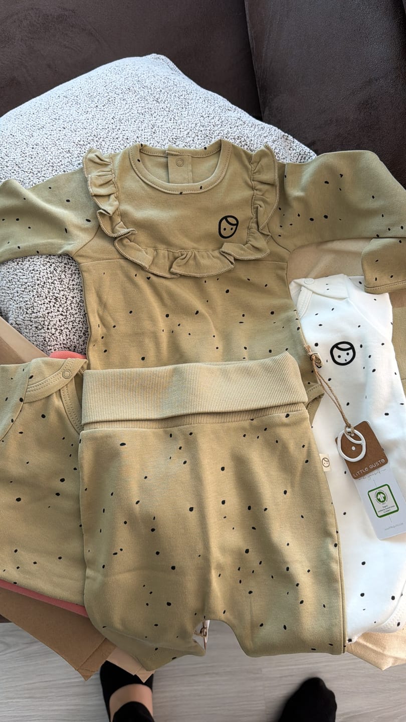 Customer photo review of Uzun Kollu Ayarlanabilir Çıtçıtlı Zıbın Haki Organik Pamuk Planet Gusto