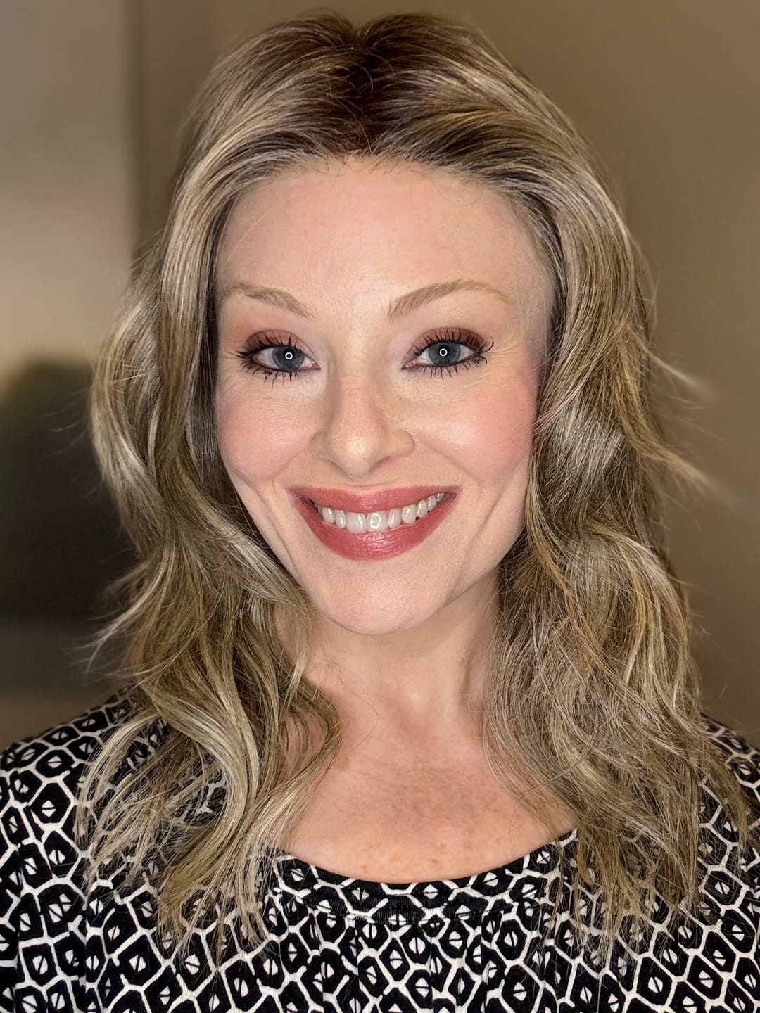 Customer photo review of IMPULSIVE DECISION - Soft Beige Blonde