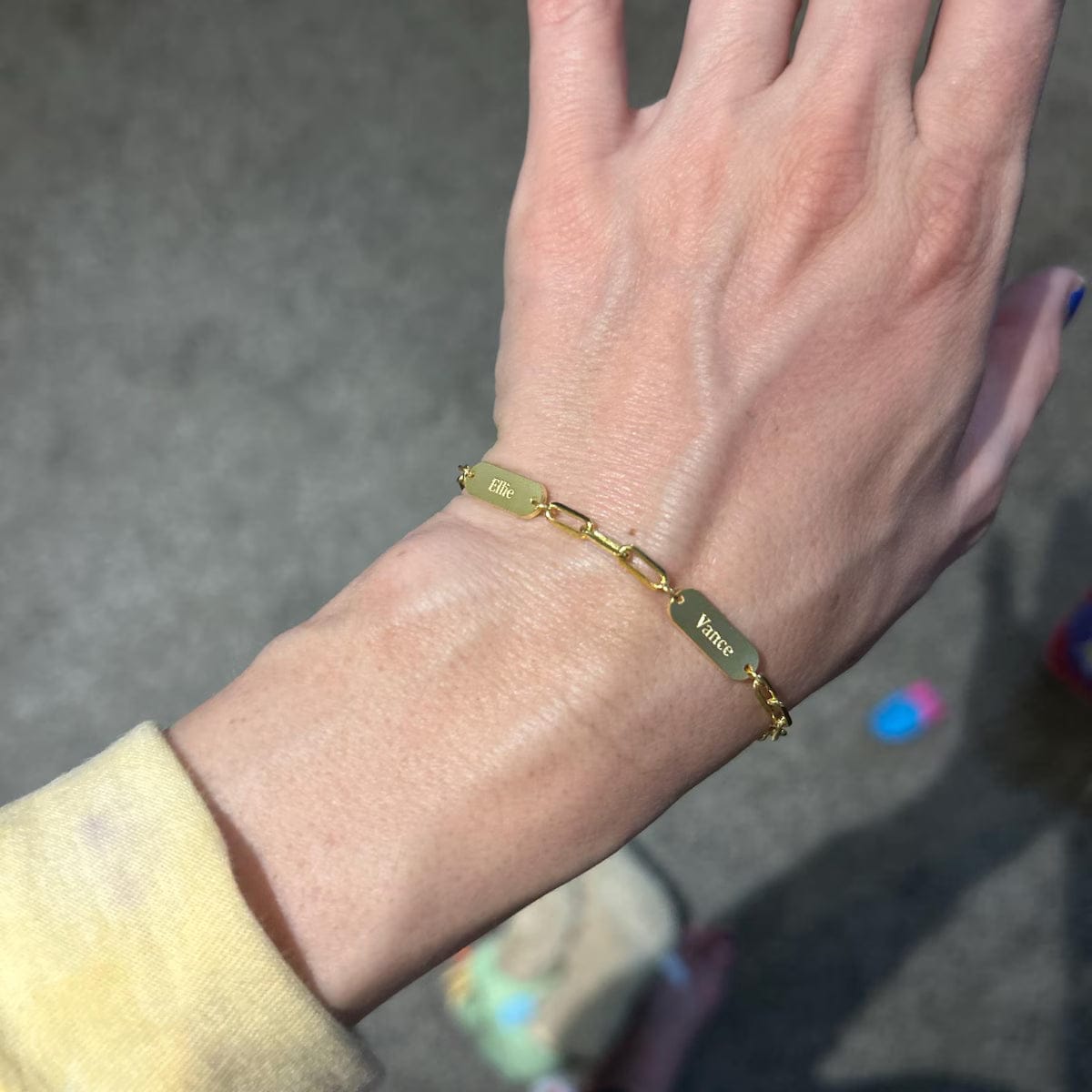 Customer photo review of Braccialetto personalizzato con incisioni