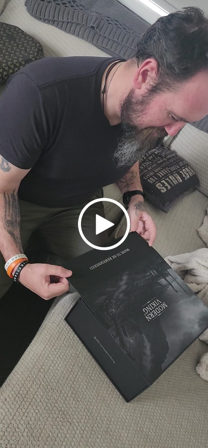 Customer video review of Fathers day gift box + Viking card