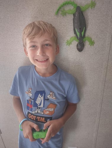 Customer photo review of GeckoCrawler™ – Wall, Ceiling & Floor RC Lizard