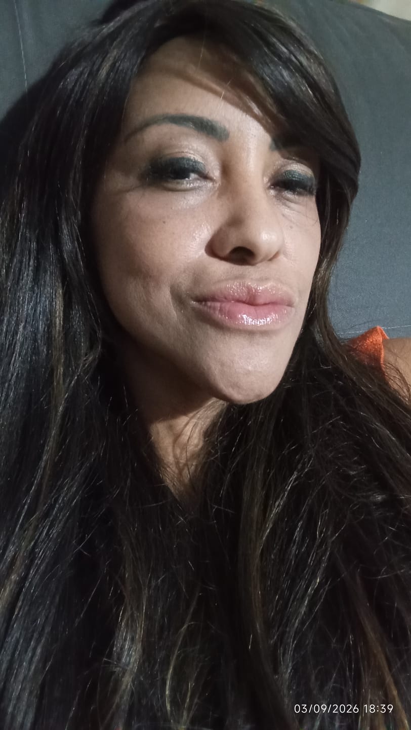 Customer photo review of Peruca Giselle Castanha Luzes F2/27 com Franja (Premium)