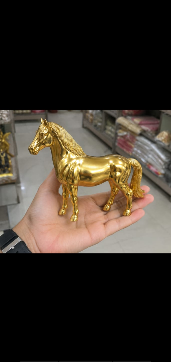 Customer photo review of Golden Horse Statue – Symbol of Success, Strength & Prosperity