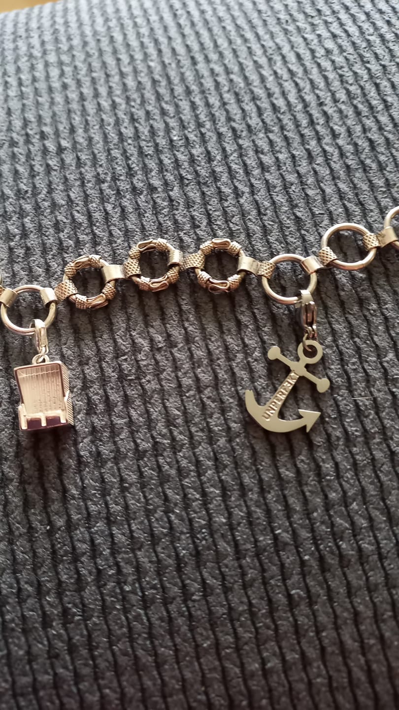 Customer photo review of Unperfekt Charm »Der abgebrochene Anker« am Karabiner