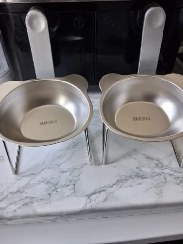 Customer photo review of Sanebu™ Orthopedic Elevated Bowl for Small Dogs NO