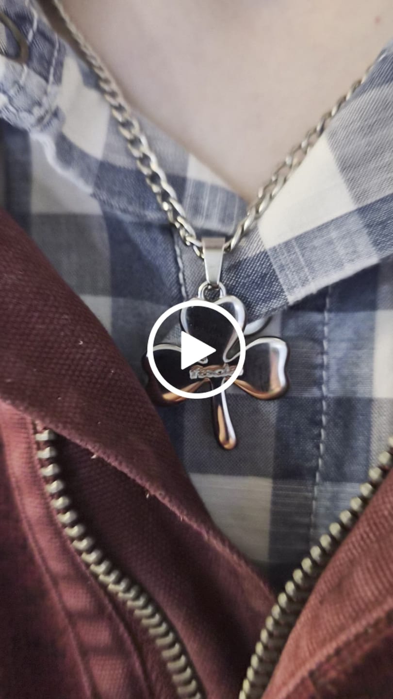 Customer video review of Chunky Shamrock Necklace